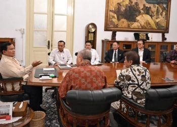Presiden Prabowo Subianto menerima kehadiran delapan pengusaha besar di Istana Kepresidenan Jakarta, Kamis (06/03/2025). Foto: Instagram/@sekretariat.kabinet