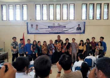 Bupati bersama Inisiator Sabaruddin Tambunan dan Tim Kamplay Botolungun Nauli