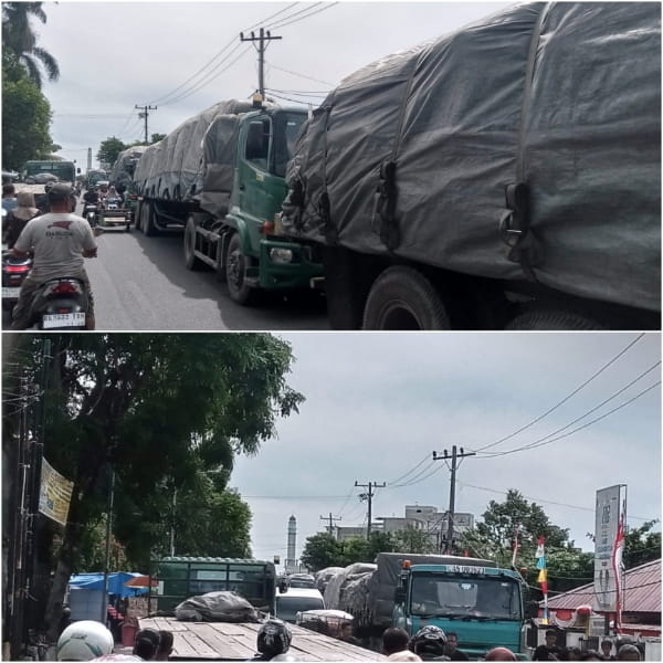 Kondisi jalan Ade Irma Kota Pematangsiantar saat truk pupuk melintas.