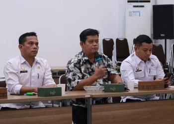 Panitia Rocky Marbun ( Tengah) Sekretaris Daerah Kota Pematangsiantar Junaedi Antonius Sitanggang ( Kiri ) dan Hamzah Fansuri Damanik ( Kanan )