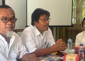 Ketua panitia Pemilihan Rektor USI Marulam MT Simarmata saat berada diruangan.