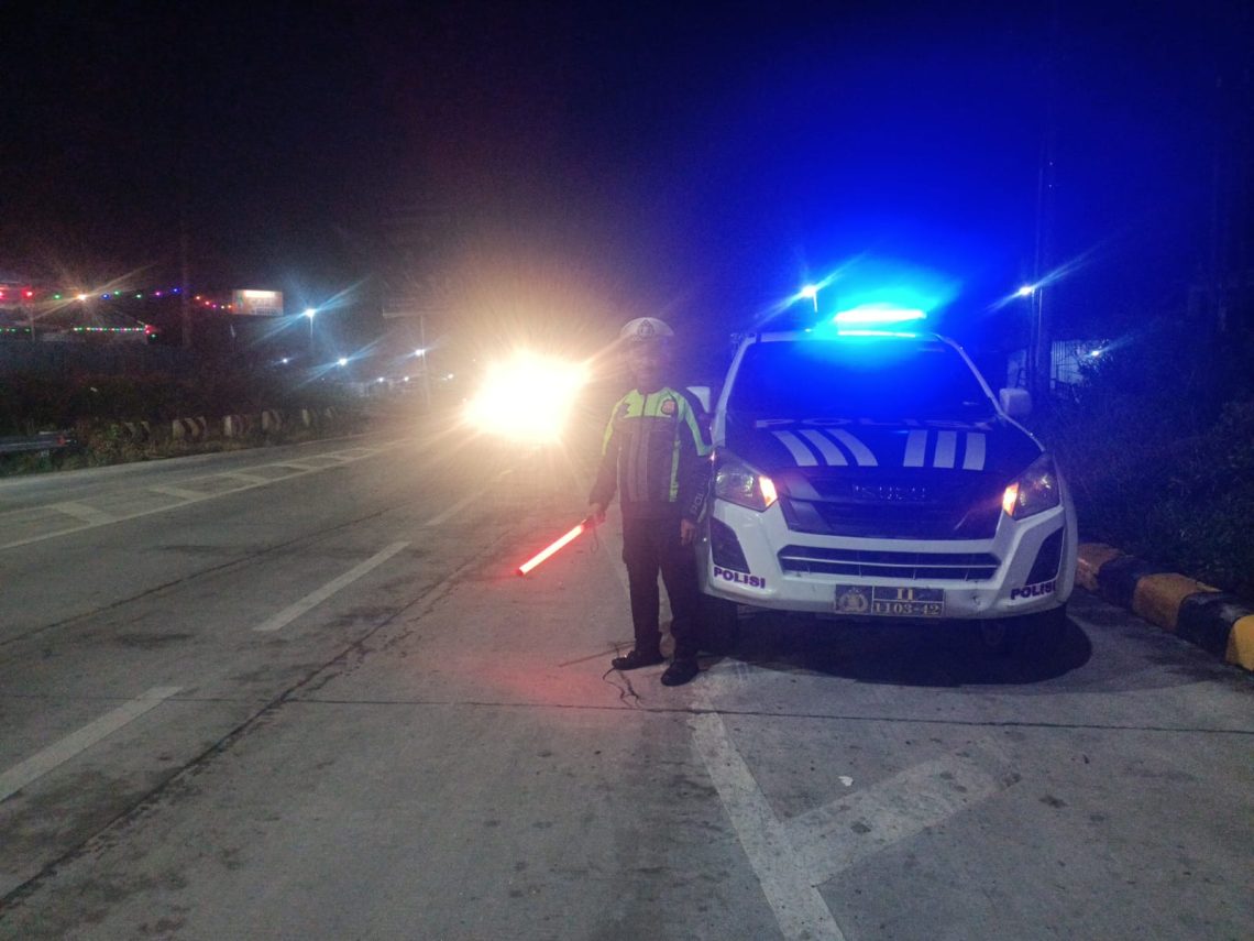 Personil Satlantas Polres Simalungun saat berada di jalur Siantar - Saribudolok. ( Humas Polres Simalungun)