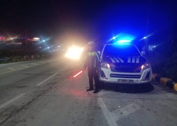 Personil Satlantas Polres Simalungun saat berada di jalur Siantar - Saribudolok. ( Humas Polres Simalungun)