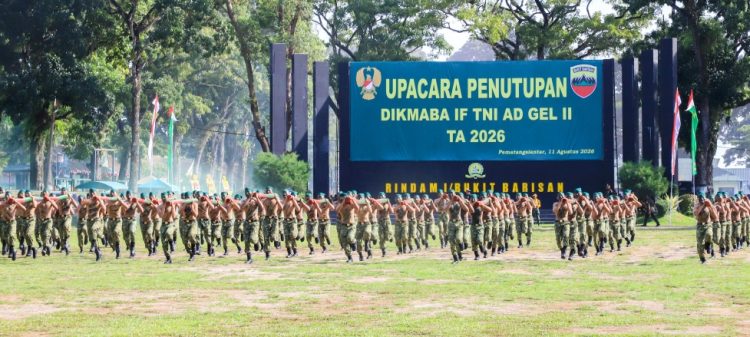 Upacara penutupan Dikmaba IF TNI AD Rindam I Bukit Barisan ( BB ) ( Diskominfo )