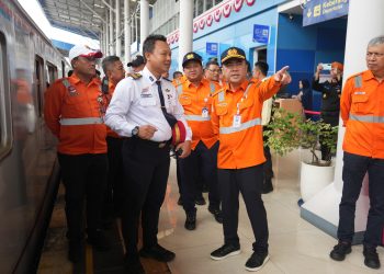 Direktur Operasi, Prasarana, dan Keselamatan Area 2 KAI, Dadan Rudiansyah, turun langsung melakukan inspeksi kesiapan operasional, sarana, prasarana hingga aspek keselamatan di lintas Medan–Siantar.