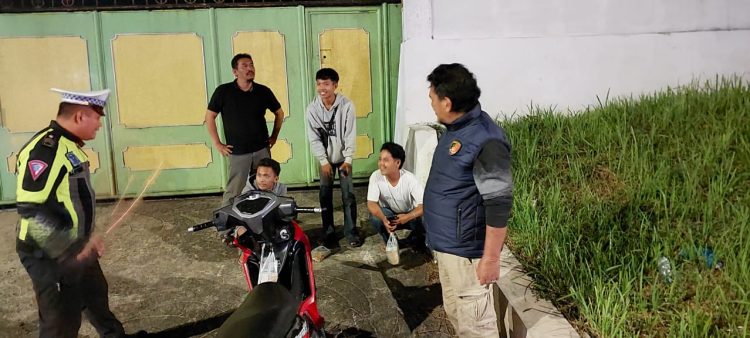 Personil Polres Simalungun saat KRYD seser geng motor dan balap liar ( Humas Polres Simalungun)