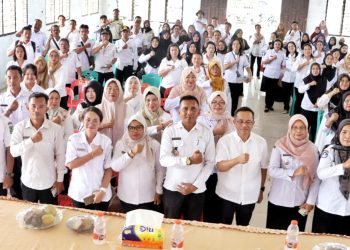 BKPSDM Simalungun saat bersama ASN di Kecamatan Dolok Batu Nanggar ( Diskominfo Simalungun)