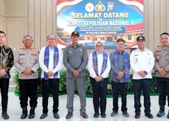 Wakil Bupati Simalungun Benny Gusman Sinaga saat bersama tim Kompolnas yang datang ke Simalungun.