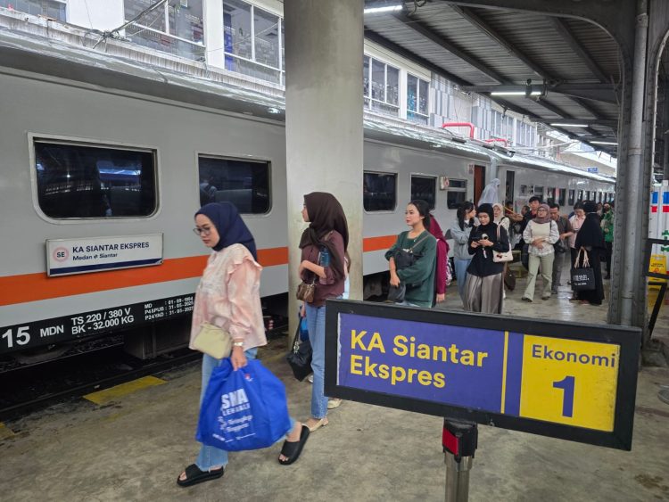 Suasana di Stasiun Kereta Api Medan ( Humas PT KAI Divre I Sumut)