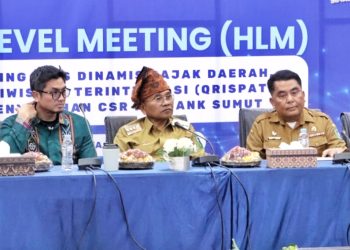 Bupati Simalungun Anton Achmad Saragih saat peluncuran QRIS Dinamis Pajak Daerah, QRIS Pariwisata Terintegrasi (QRISPATI), serta Smart Cash Simalungun ( Diskominfo Simalungun )