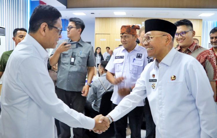 Bupati Simalungun Anton Achmad Saragih saat hadiri acara di KEK Sei Mangkei ( Diskominfo Simalungun )