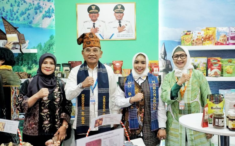 Bupati Simalungun Anton Achmad Saragih saat berada di acara Expo Nasional di Tangerang ( Diskominfo Simalungun )