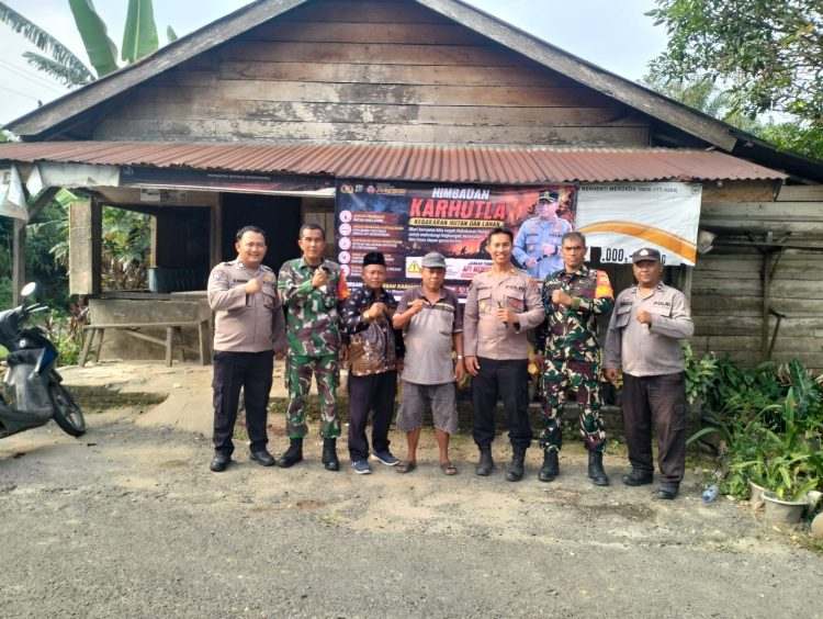 Polsek Dolok Silau saat gelar sosialisasi Karhutla.