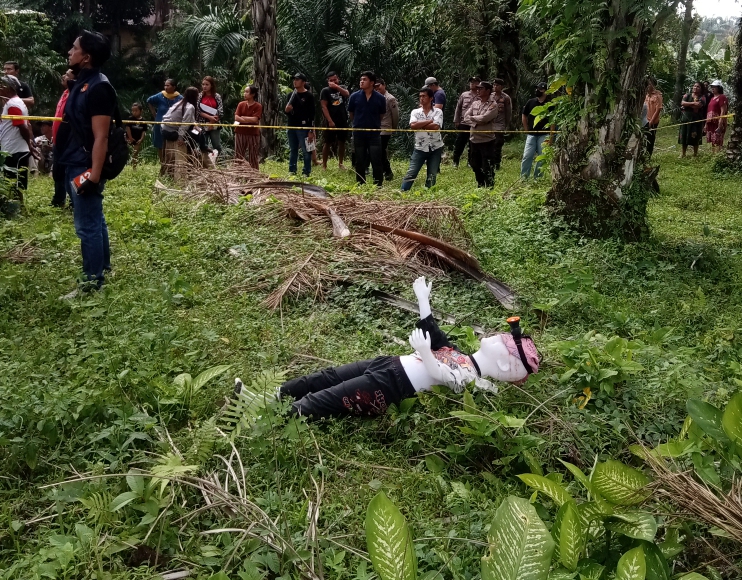 Prarekonstruksi beberapa waktu lalu yang digelar pihak Polres Simalungun. ( Herry Sinaga)