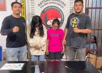 Kedua wanita yang diamankan Polisi.