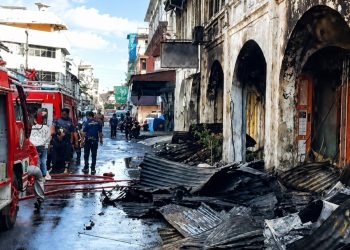 Kondisi terkini ruko yang terbakar di Jalan Bandung Kota Pematangsiantar pada Sabtu (22/8/2026) malam ( Herry Sinaga )