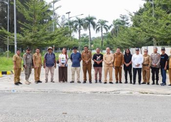 Pihak Pemko Pematangsiantar dan panitia Road Race saat tinjau kembali lokasi sirkuit. ( Diskominfo Kota Pematangsiantar )