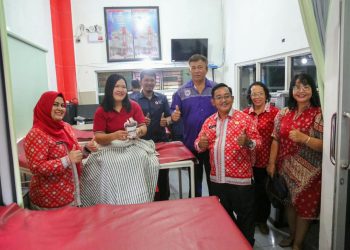 Dinas Koperasi, UKM, dan Perdagangan Kota Pematangsiantar saat gelar donor darah. ( Diskominfo Pematangsiantar )