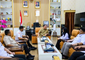 Wali Kota Pematangsiantar Wesly Silalahi saat menerima kunjungan dari HIPMI Sumut ( Diskominfo Pematangsiantar )