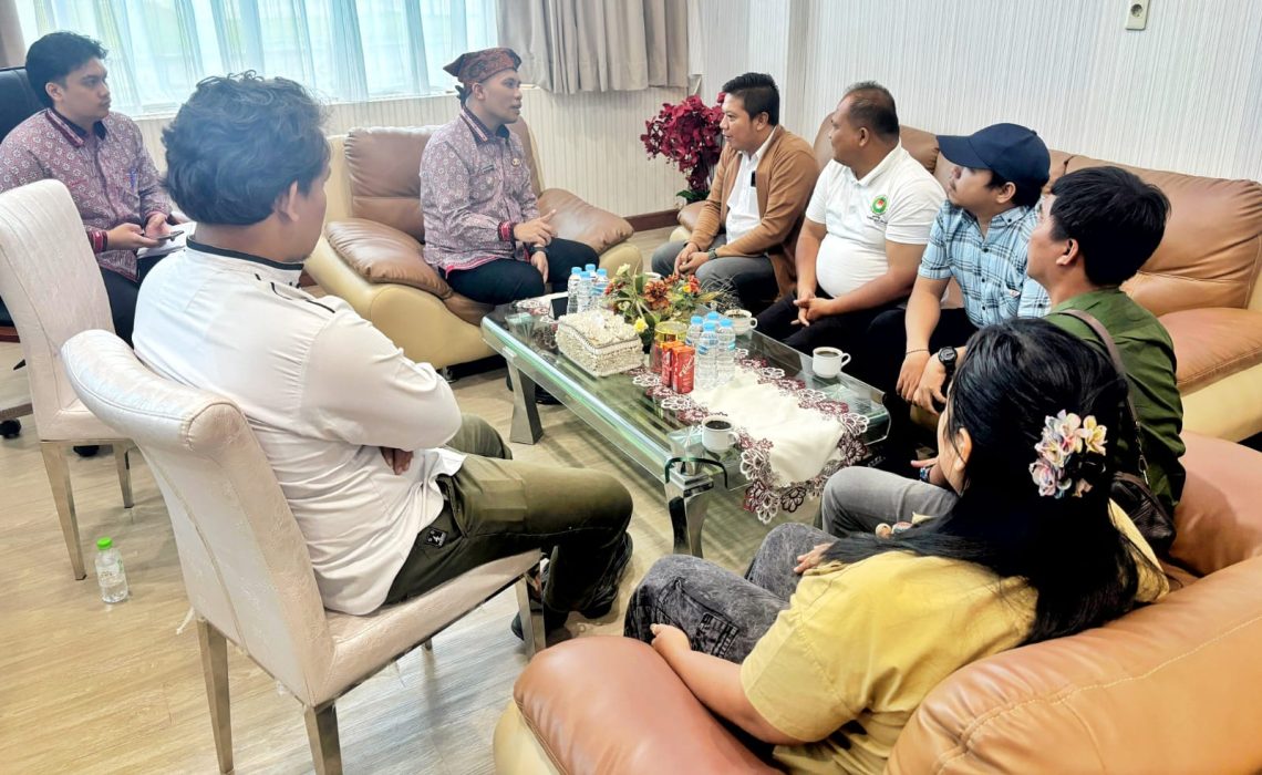 Wakil Bupati Simalungun Benny Gusman Sinaga saat terima kunjungan APPSI Simalungun ( Diskominfo Simalungun )