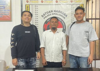 Pelaku penyalahgunaan Narkotika dan barang bukti yang diamankan Polisi. ( Humas Polres Simalungun )