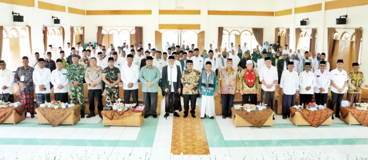 Sekretaris Daerah Kabupaten Simalungun Mixnon Andreas Simamora saat hadiri Musda VIII MUI Simalungun ( Diskominfo Simalungun )