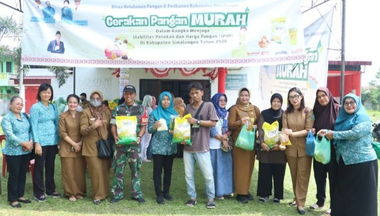 Gerakan Pangan Murah saat digelar di Kecamatan Dolok Batunanggar.