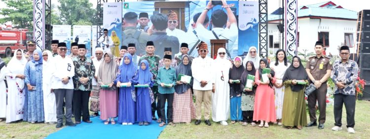 Bupati Simalungun Anton Achmad Saragih saat hadiri acara Maulid Nabi di Tapian Dolok ( Diskominfo Simalungun )