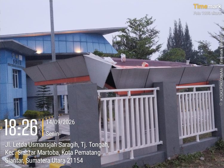 Fasilitas terminal Tanjung Pinggir yang rusak akibat acara Wali Kota Cup Siantar Road Race ( Istimewa )