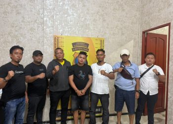 Pelaku pencurian hp yang sempat buron dua bulan saat diamankan Polisi ( Humas Polres Simalungun )