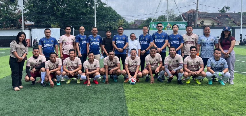 Tim Mini Soccer Kejari Simalungun saat poto bersama di Adhyaksa Cup 2026 ( Humas Kejari Simalungun )