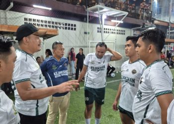 Tim Mini Soccer Kejari Simalungun saat berada dilapangan usai melakukan pertandingan ( Humas Kejari Simalungun )