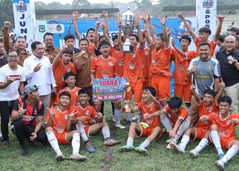 Saat perayaan SMAN 2 Kota Pematangsiantar memenangkan piala Wali Kota Pematangsiantar 2026. ( Diskominfo Kota Pematangsiantar )