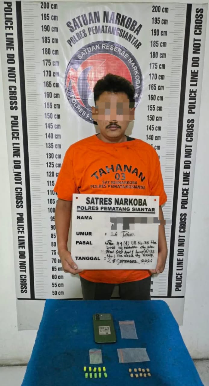 Pria berinisial CS warga Nagori Karang Sari Kecamatan Gunung Maligas Kabupaten Simalungun yang diamankan Satres Narkoba Polres Pematangsiantar ( Humas Polres Pematangsiantar )
