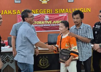 Pihak Kejari Simalungun saat melakukan Restorative Justice pada kasus Penadahan ( Humas Kejari Simalungun )