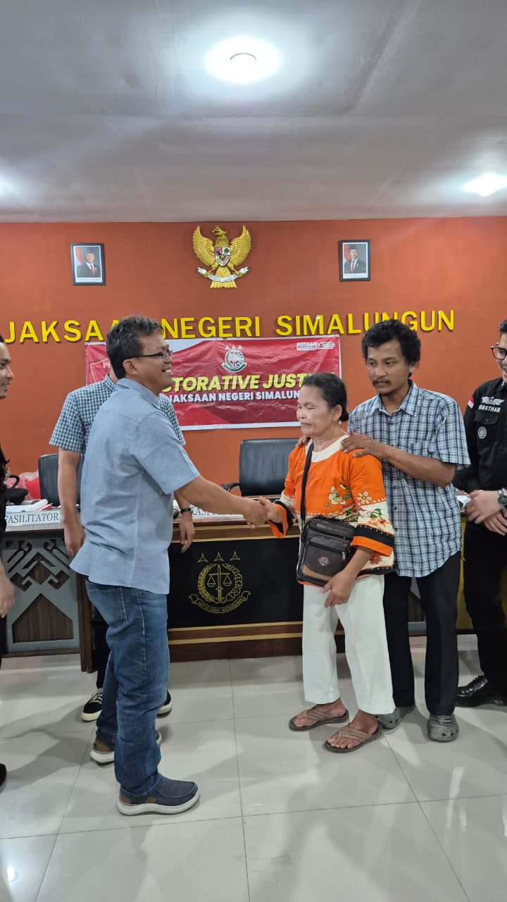 Pihak Kejari Simalungun saat melakukan Restorative Justice pada kasus Penadahan ( Humas Kejari Simalungun )