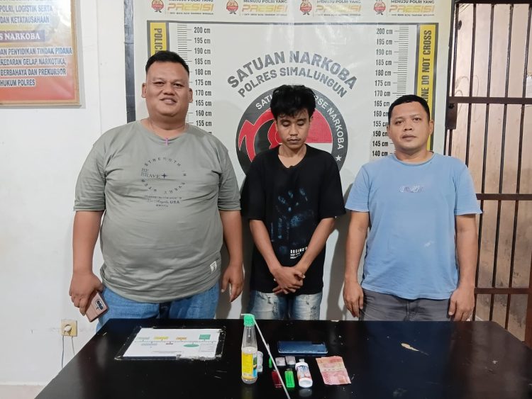 RA pria yang diamankan Polsek Bandar Huluan terkait penyalahgunaan narkotika. ( Humas Polres Simalungun )