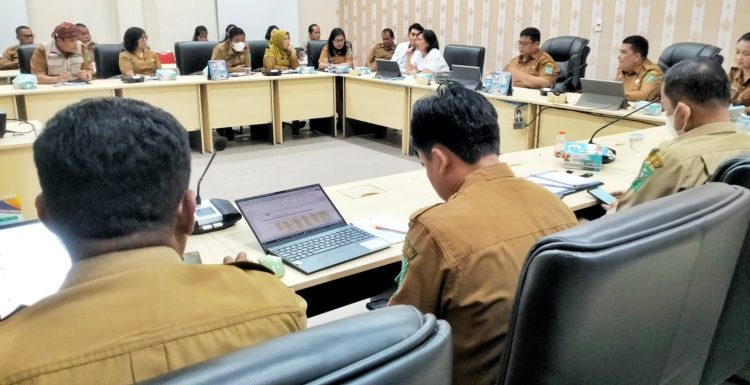 Pemkab Simalungun saat rapat koordinasi pencegahan dan promosi kesehatan di Ruang Rapat Kantor Bupati Simalungun, Pematang Raya. ( Diskominfo Simalungun )