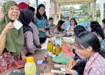 Pemkab Simalungun saat menggelar kegiatan Gerakan Pangan Murah. ( Diskominfo Simalungun )