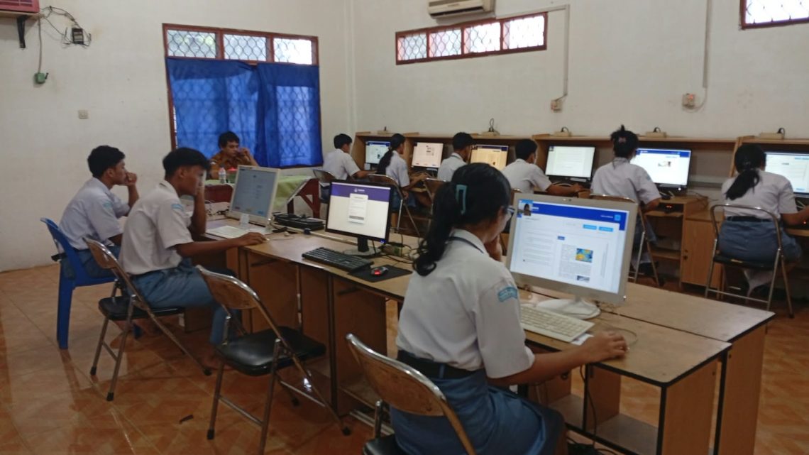 Suasana saat siswa SMAN 2 Kota Pematangsiantar saat mengikuti TKA.