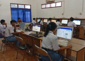 Suasana saat siswa SMAN 2 Kota Pematangsiantar saat mengikuti TKA.