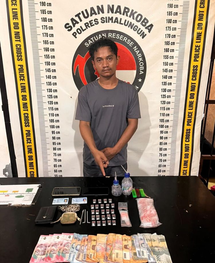 Pelaku penyalahgunaan Narkotika jenis sabu yang diamankan Polisi. ( Humas Polres Simalungun )