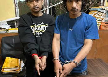 Dua pelaku pencuri Hp yang berhasil diamankan polisi. ( Humas Polres Simalungun )
