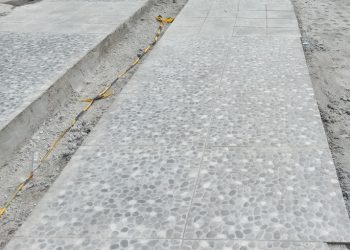 Salah satu trotoar pejalan kaki yang dibangun Pemerintah Kota Pematangsiantar. ( Herry Sinaga )