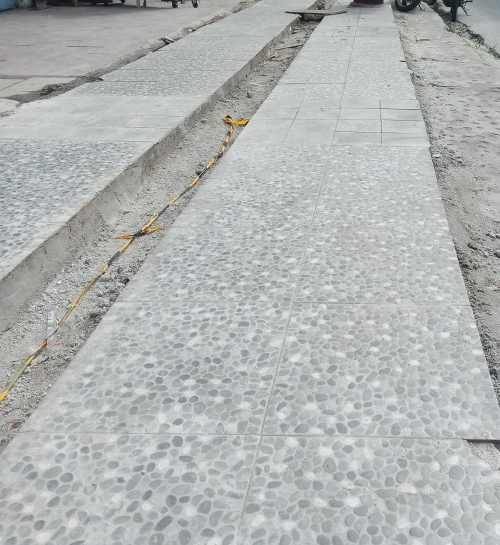 Salah satu trotoar pejalan kaki yang dibangun Pemerintah Kota Pematangsiantar. ( Herry Sinaga )